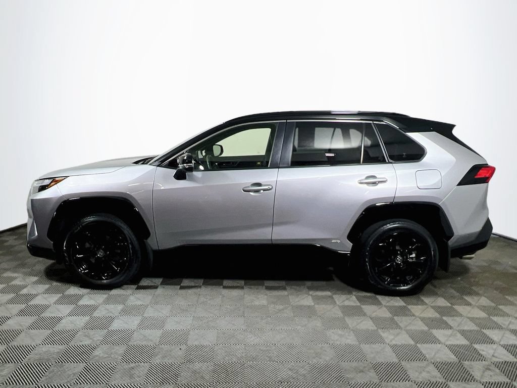 Used 2023 Toyota RAV4 XSE AWD/4WD image 4