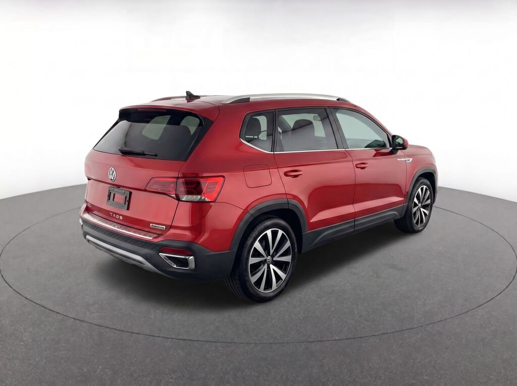 Used 2023 Volkswagen Taos SE w/ Panoramic Sunroof Package AWD/4WD image 38