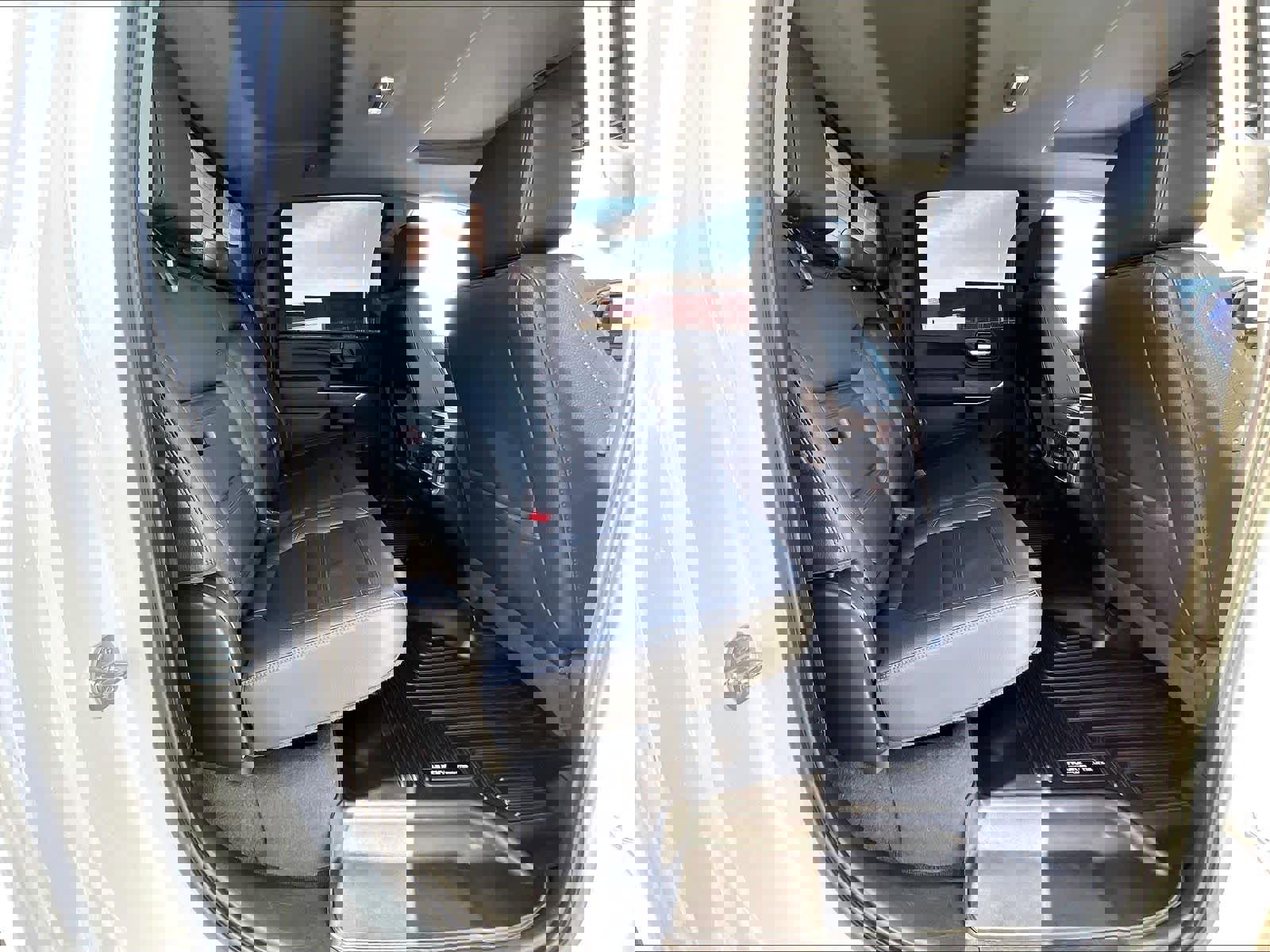 Used 2020 GMC Sierra 2500 Denali w/ Denali Ultimate Package image 28