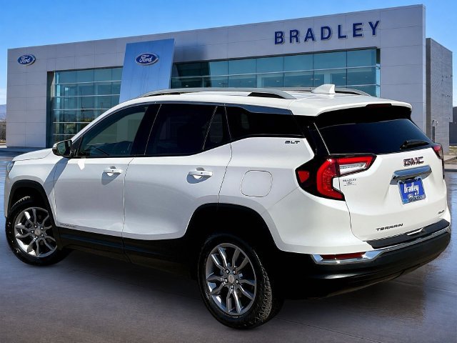 Used 2022 GMC Terrain SLT w/ LPO, Floor Liner Package AWD/4WD image 5