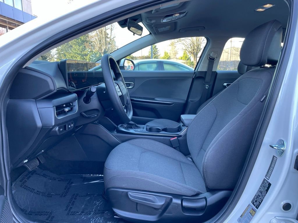 Used 2025 Kia K4 LX image 12