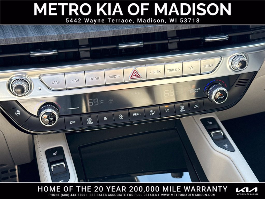 Used 2024 Kia Telluride SX Prestige w/ Towing Package AWD/4WD image 25
