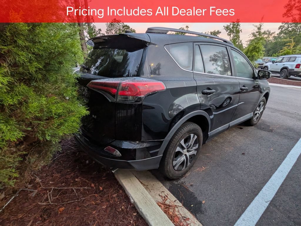 Used 2018 Toyota RAV4 LE FWD image 6
