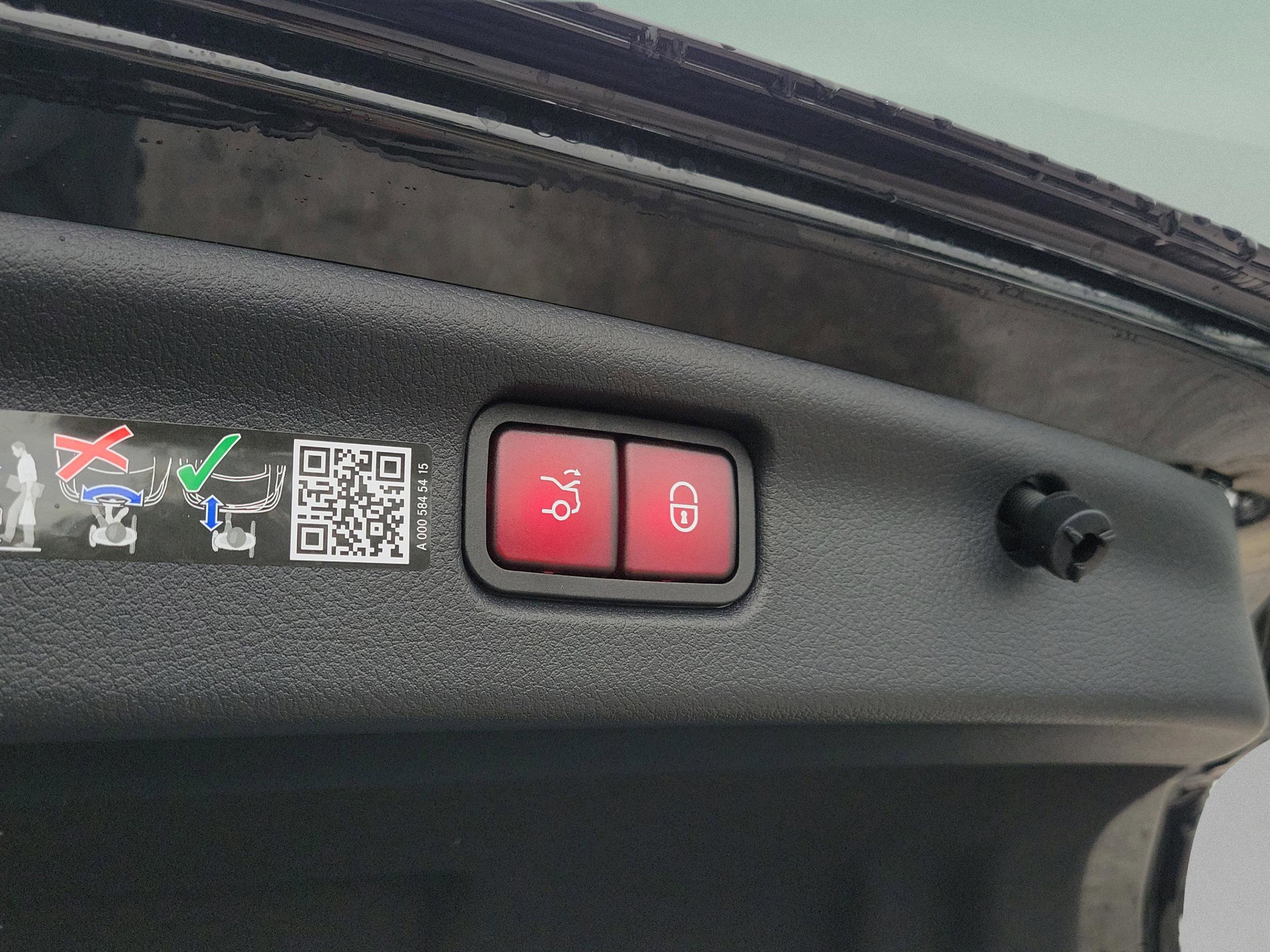 New 2026 Mercedes-Benz C 43 AMG 4MATIC Sedan image 8