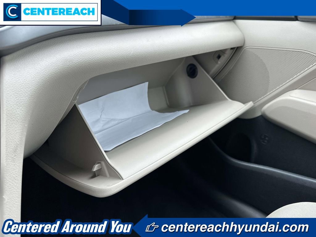 Used 2018 Hyundai Elantra SE w/ SE Connectivity Package 04 FWD image 29