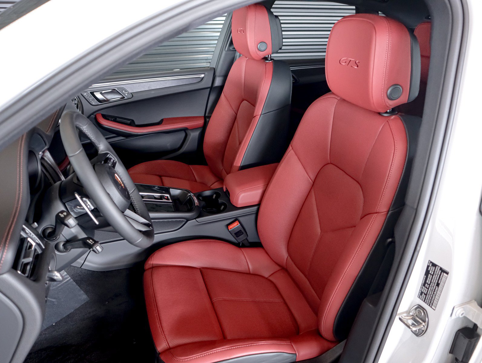 New 2026 Porsche Macan GTS AWD/4WD image 5