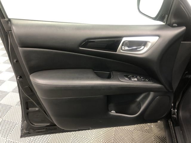 Used 2020 Nissan Pathfinder SV image 12