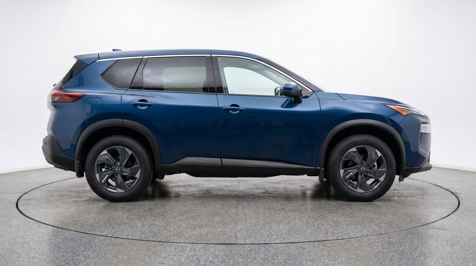 Used 2025 Nissan Rogue SV FWD image 11