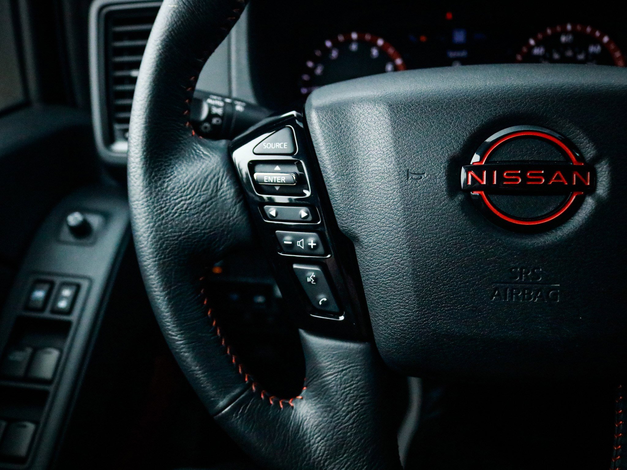 Used 2023 Nissan Frontier PRO-4X w/ Technology Package AWD/4WD image 19