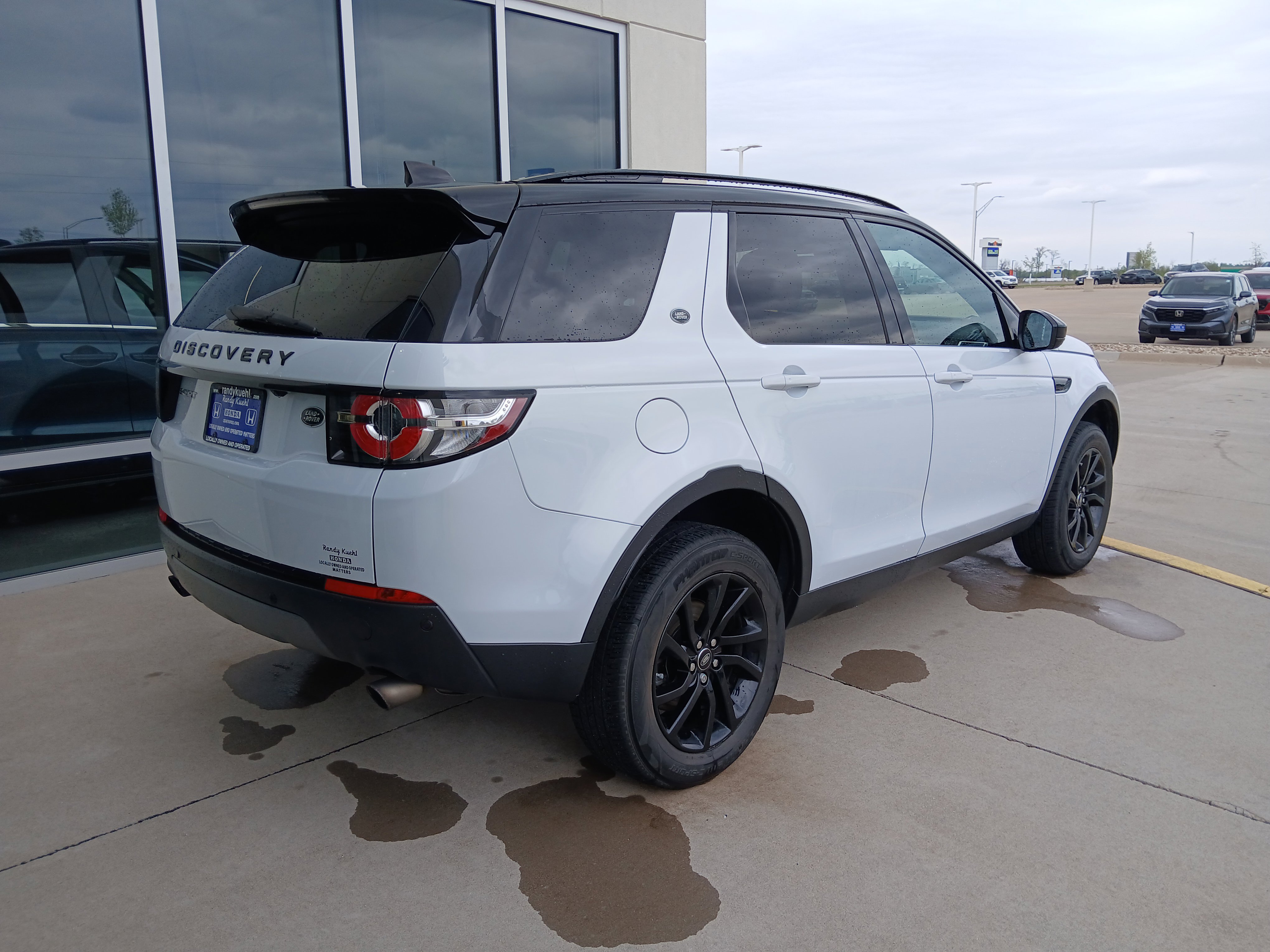 Used 2017 Land Rover Discovery Sport SE AWD/4WD image 7