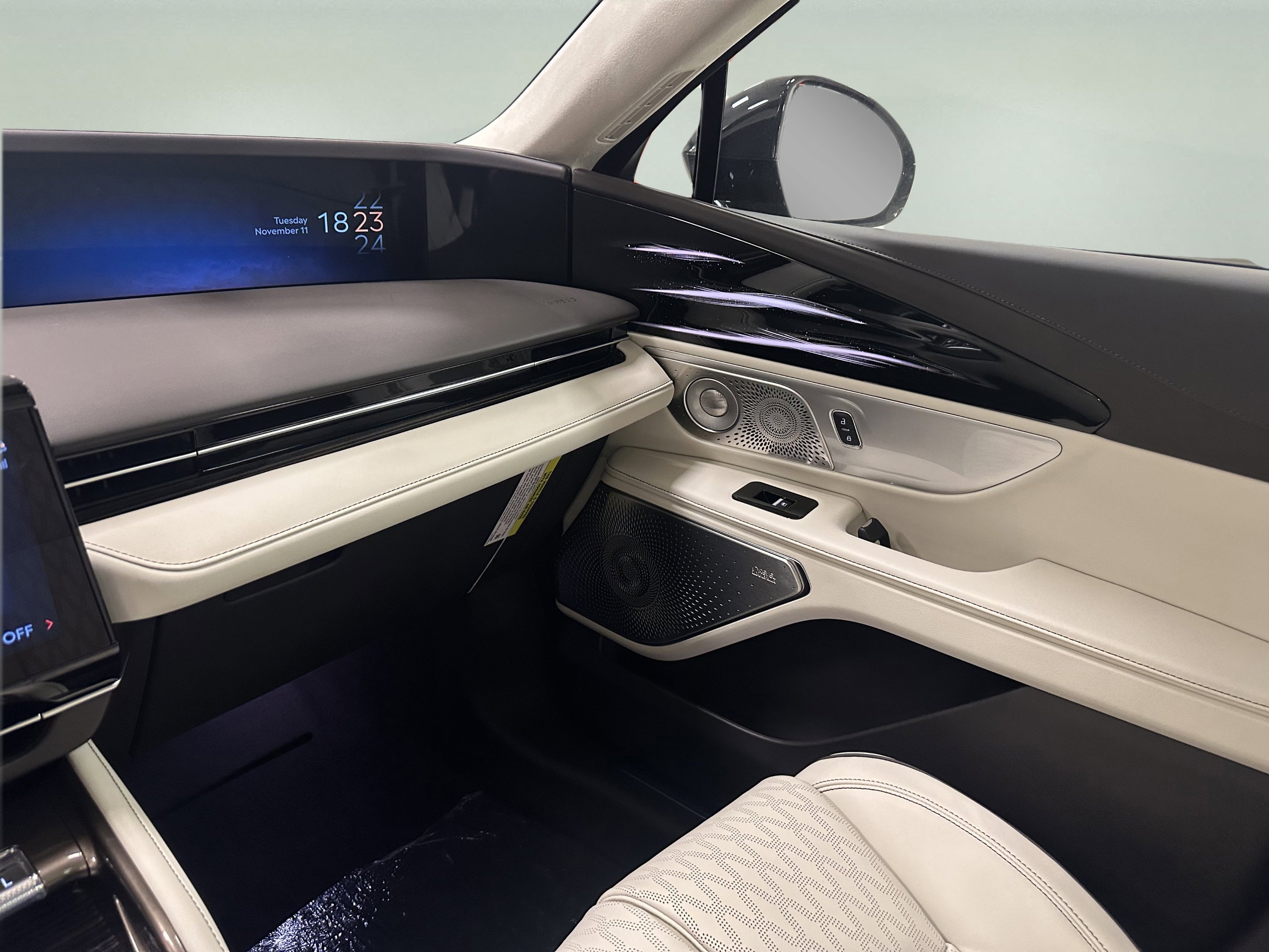 New 2026 Lincoln Nautilus Black Label w/ Jet Appearance Package image 17