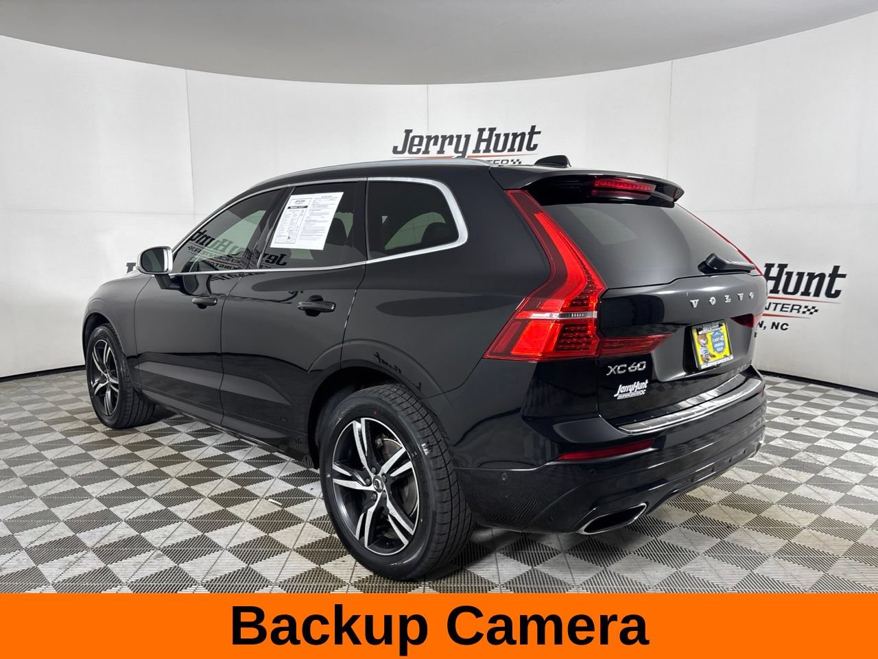 Used 2019 Volvo XC60 T5 R-Design w/ Protection Package Premier FWD image 8