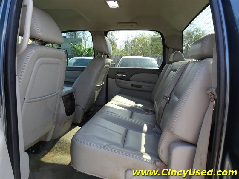 Used 2011 Chevrolet Silverado 2500 LTZ w/ LTZ Plus Package AWD/4WD image 17