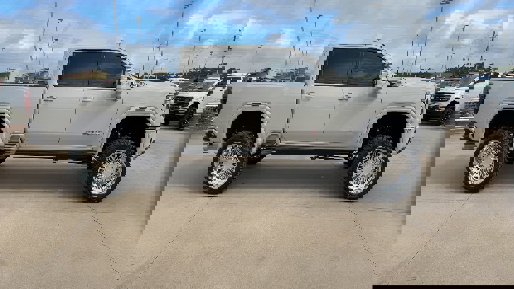 Used 2026 GMC Sierra 2500 AT4 w/ AT4 Premium Plus Package image 9