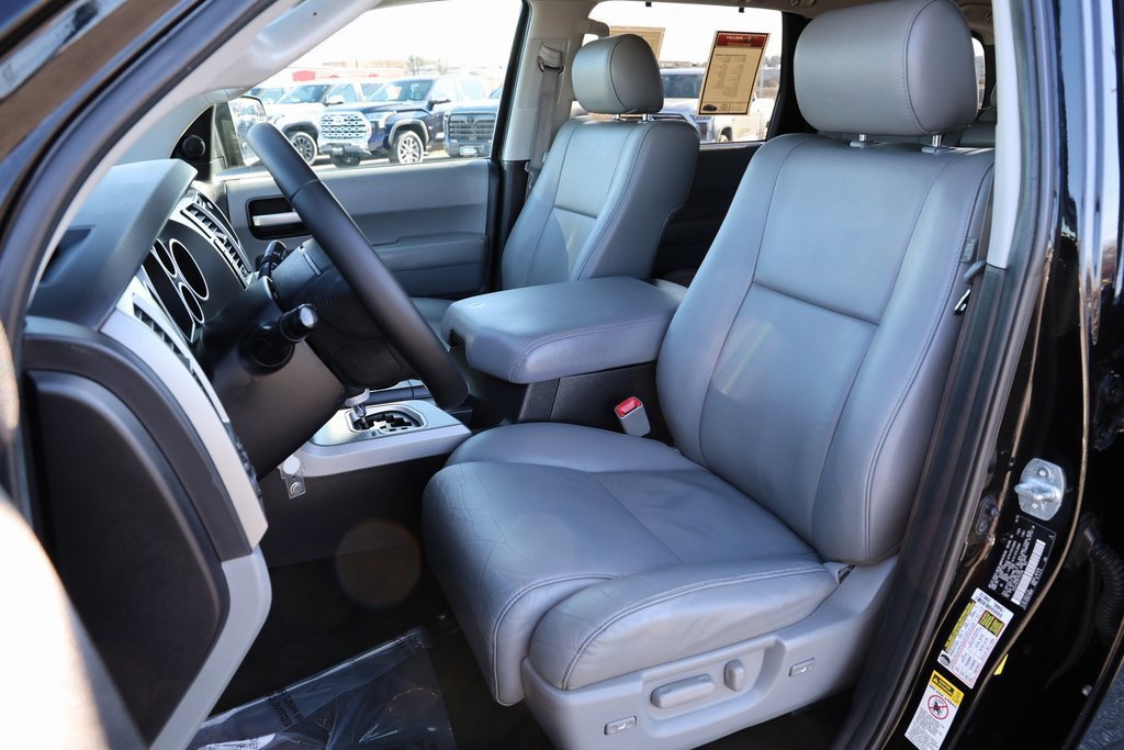 Used 2015 Toyota Sequoia Limited image 23