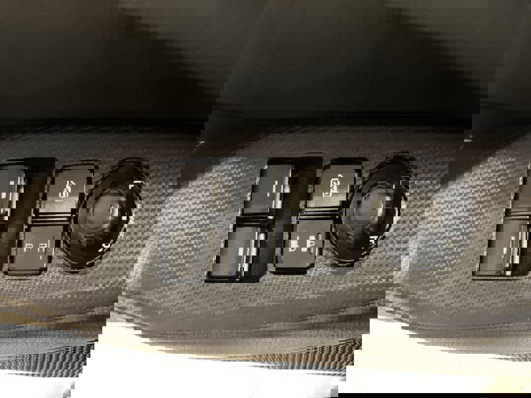 Used 2018 MAZDA MX-5 Miata Grand Touring w/ Appearance Package image 16