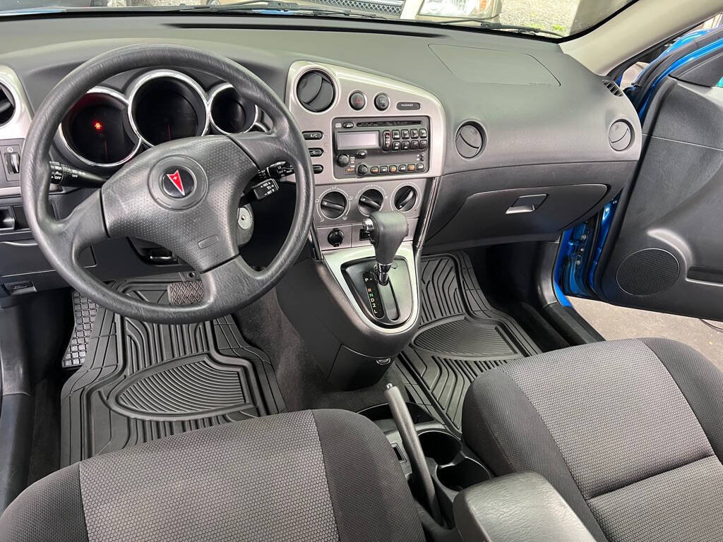 Used 2007 Pontiac Vibe w/ Preferred Package FWD image 24