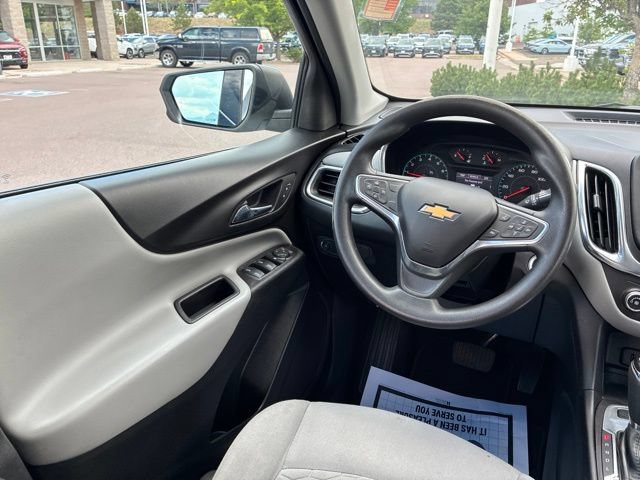 Used 2018 Chevrolet Equinox LS AWD/4WD image 16