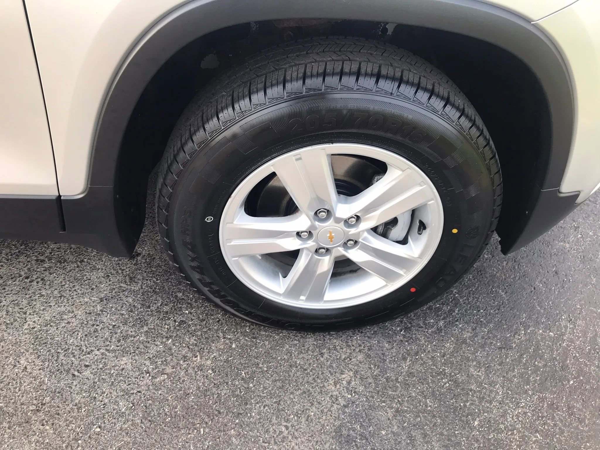 Used 2018 Chevrolet Trax LT w/ LT Convenience Package AWD/4WD image 39