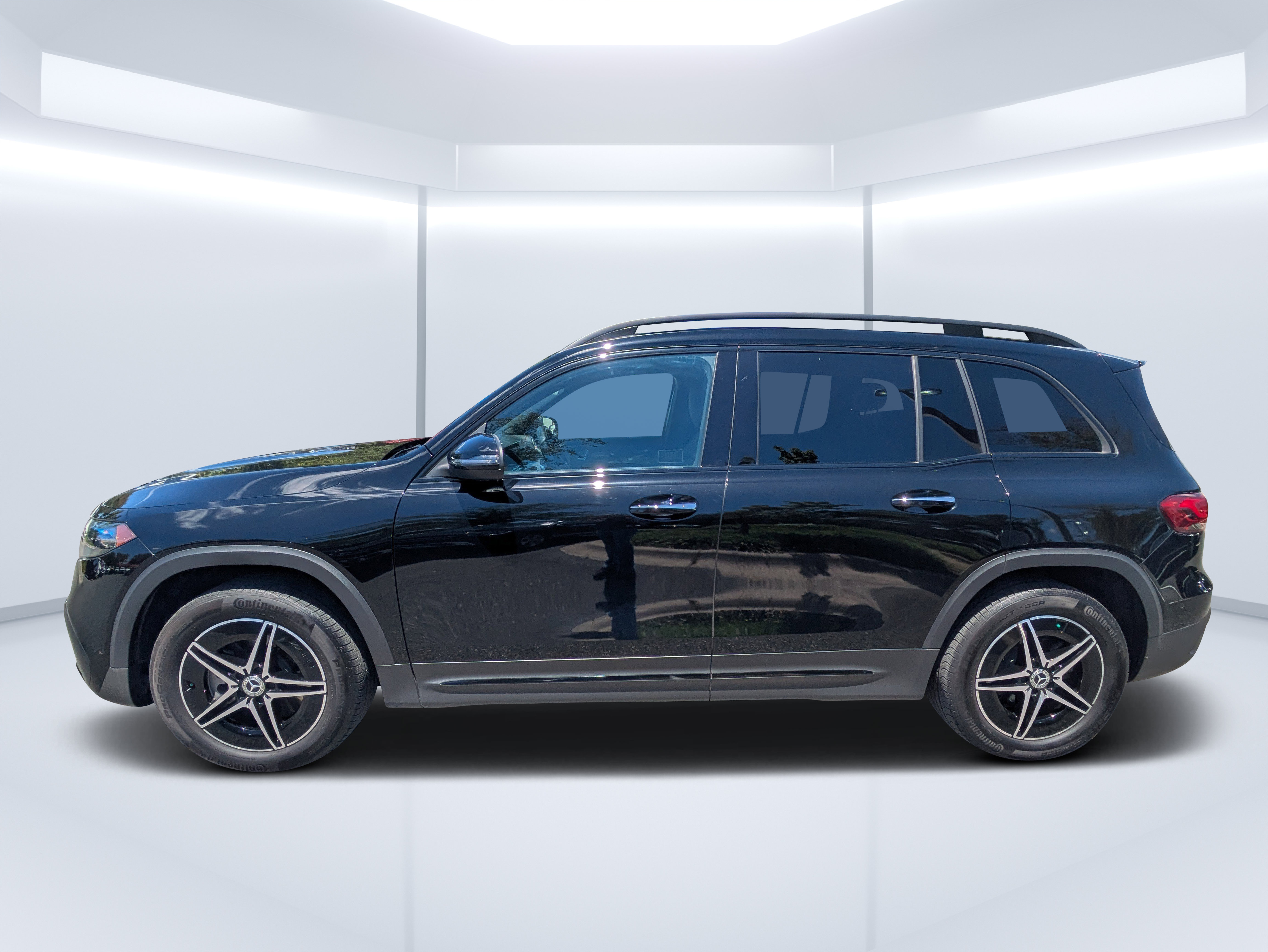 Used 2023 Mercedes-Benz EQB 300 4MATIC image 6