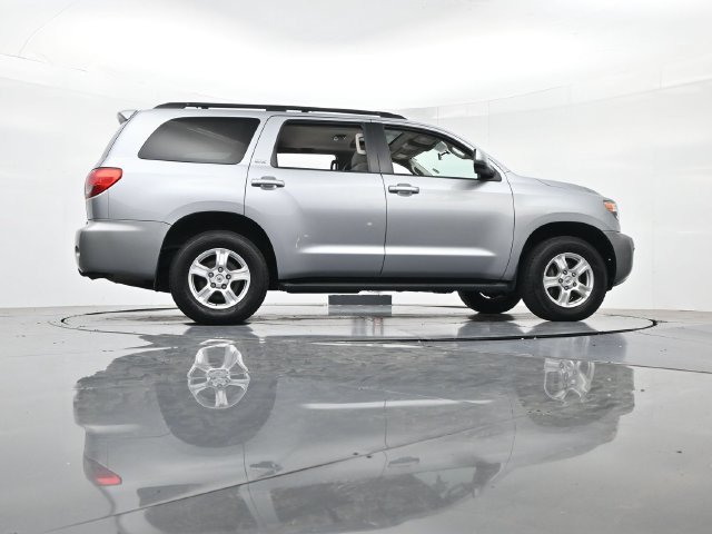Used 2017 Toyota Sequoia SR5 AWD/4WD image 34