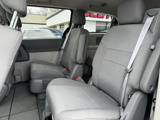 Used 2008 Chrysler Town & Country Touring w/ Flexible Seating Group FWD image 15