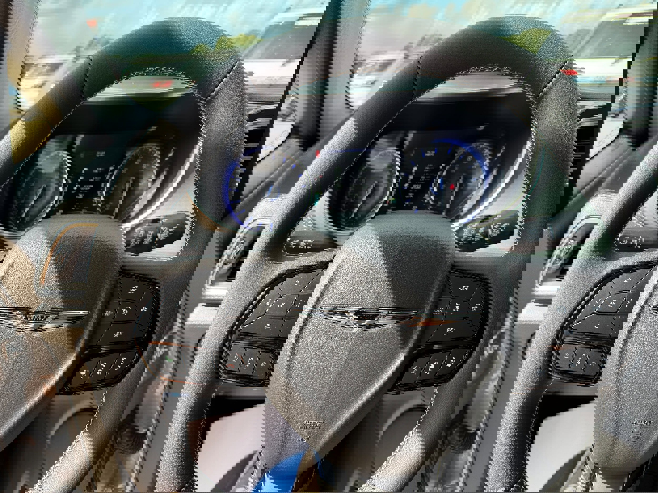 New 2026 Chrysler Pacifica Limited w/ Uconnect Theater Family Group image 8