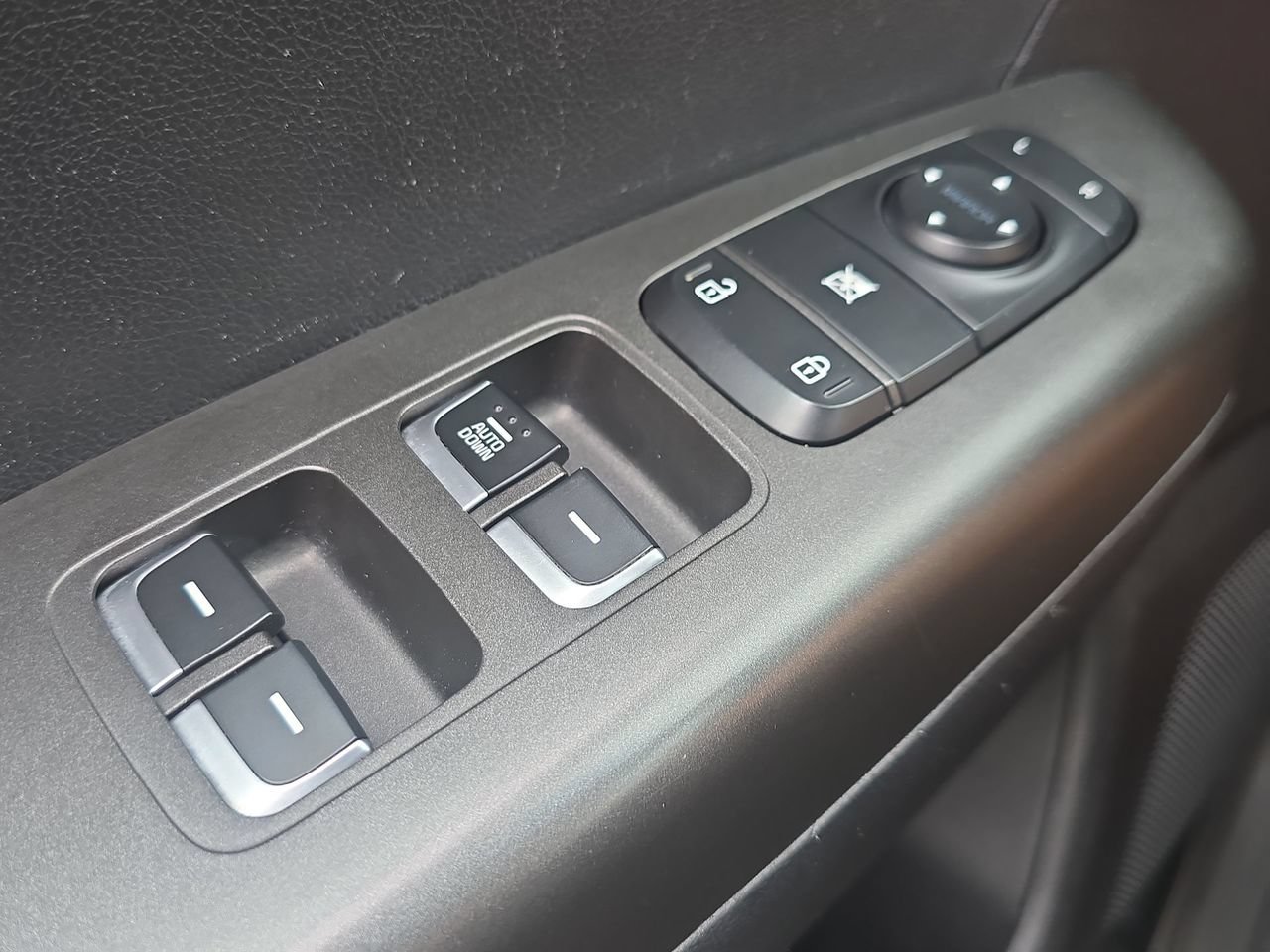 Used 2020 Kia Sportage LX FWD image 23