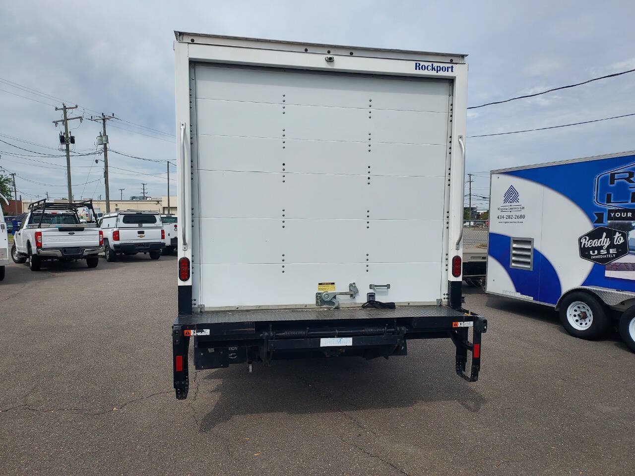 Used 2022 Ford E-450 and Econoline 450 Super Duty w/ Power Windows & Locks Group RWD image 5