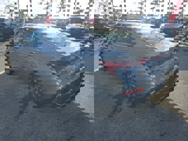 Used 2025 Hyundai Elantra SEL image 5