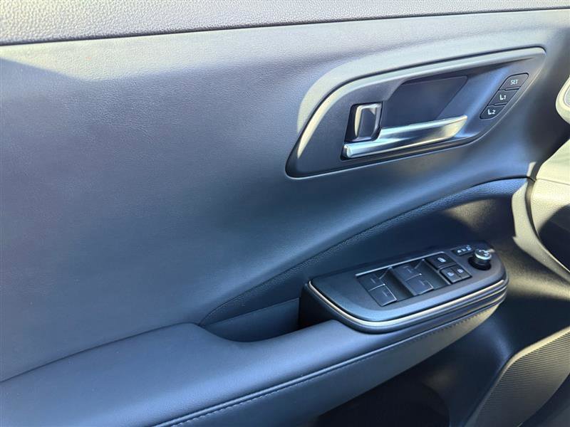 Used 2023 Toyota Crown image 27