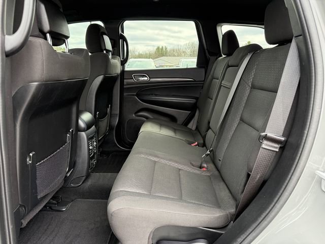 Used 2020 Jeep Grand Cherokee Laredo image 5