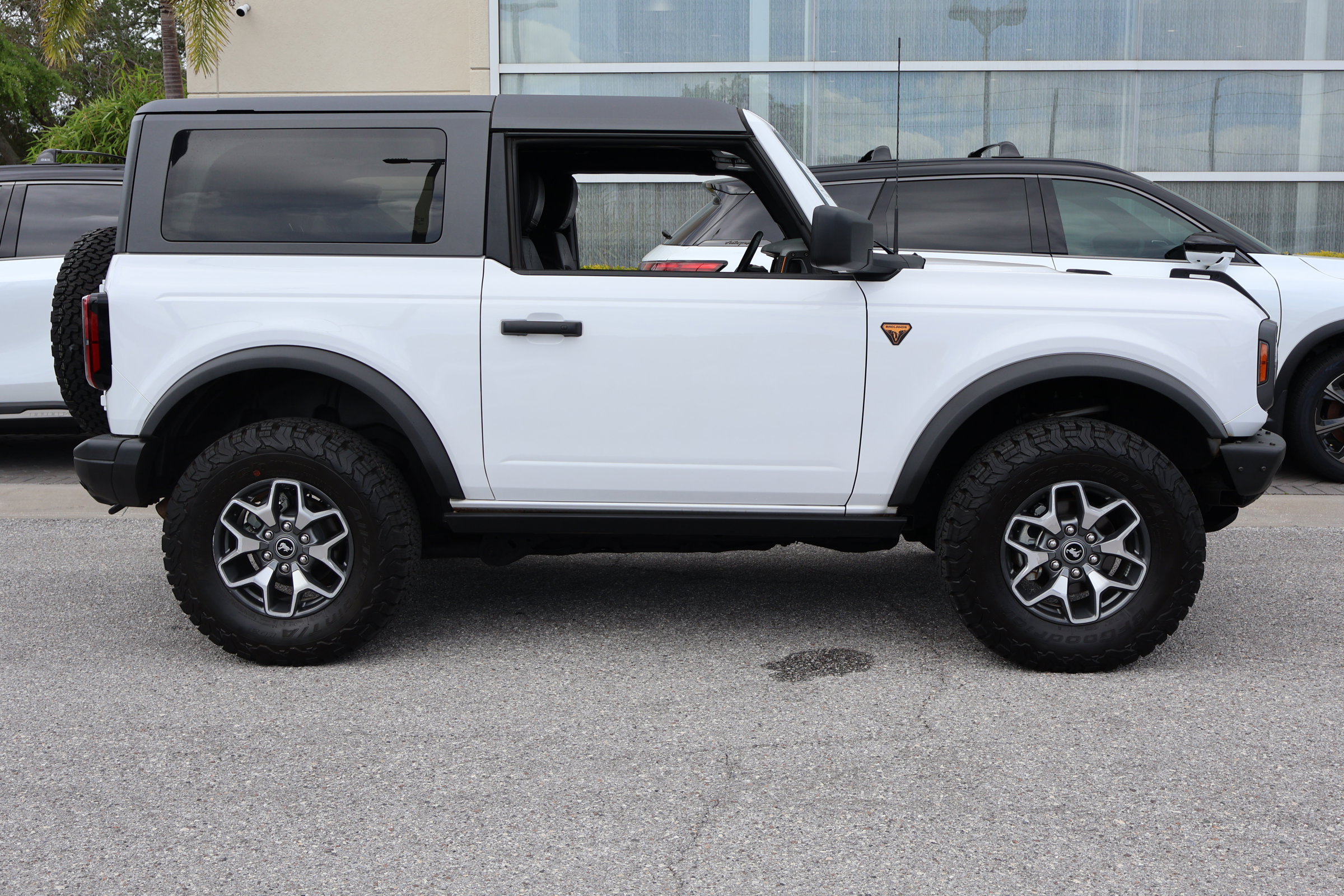 Used 2021 Ford Bronco Badlands AWD/4WD image 8
