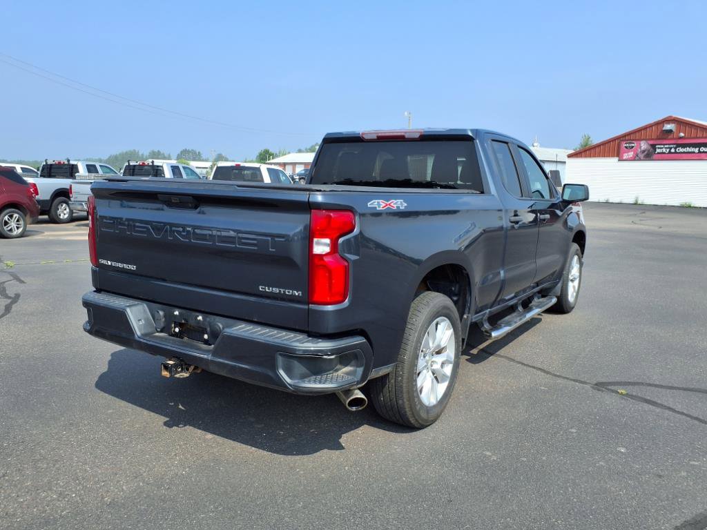 Used 2020 Chevrolet Silverado 1500 Custom w/ Custom Value Package AWD/4WD image 6