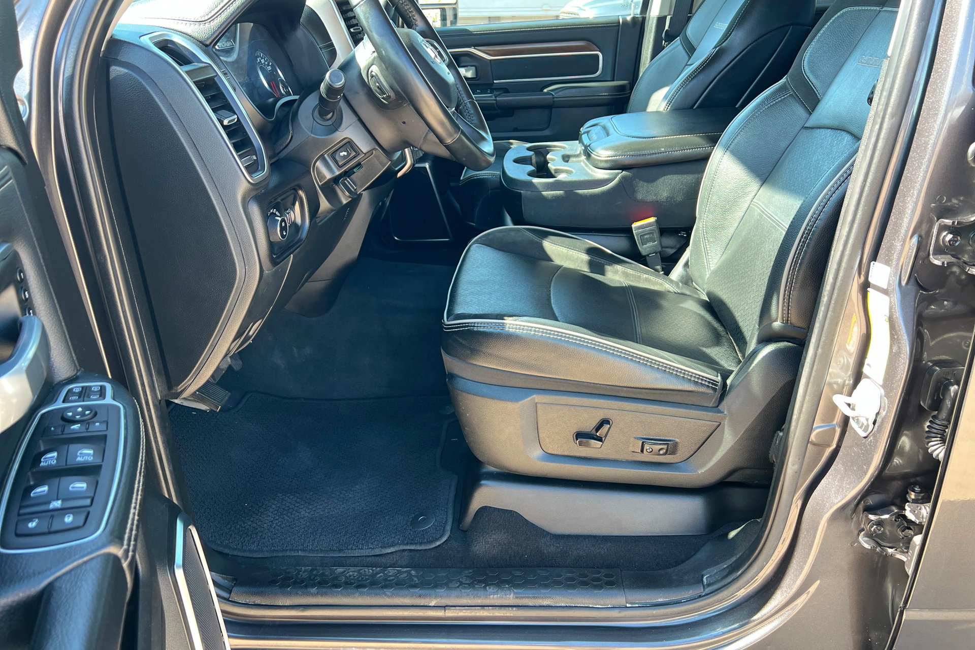 Certified 2024 RAM 2500 Laramie w/ Safety Group AWD/4WD image 17
