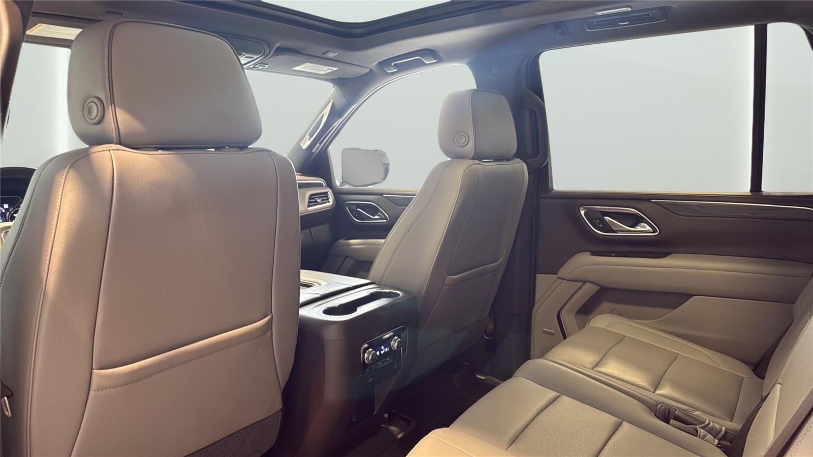 Used 2021 GMC Yukon SLT w/ SLT Premium Package image 18