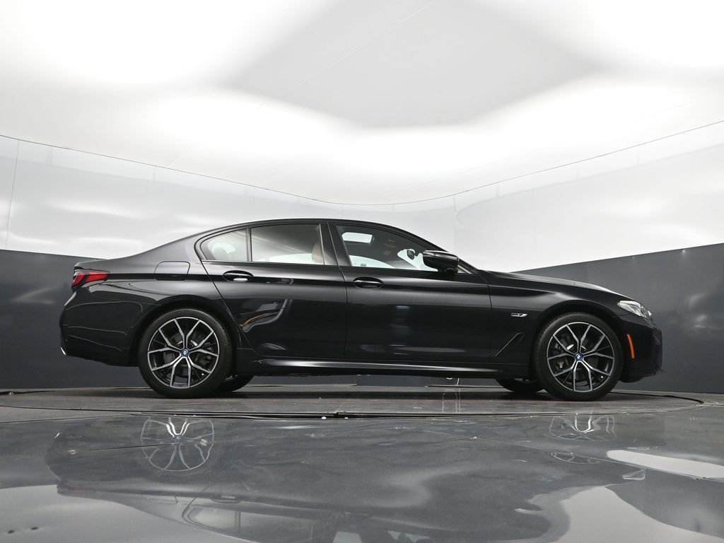 Certified 2023 BMW 530e w/ M Sport Package image 43