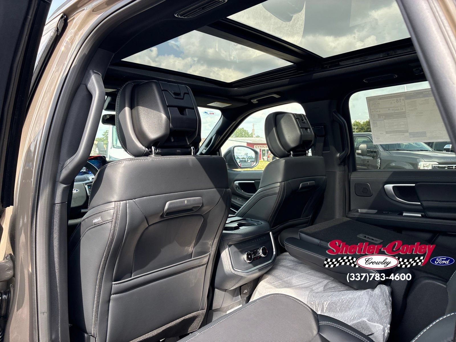 New 2027 Ford Expedition Max Platinum w/ Stealth Appearance Package RWD image 11