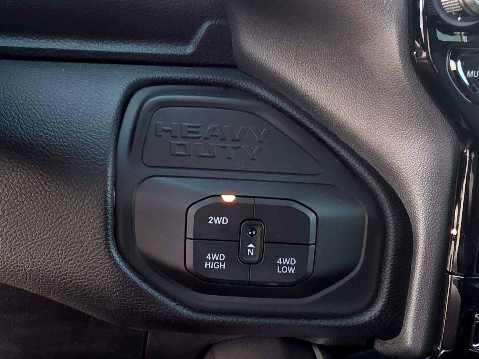 New 2026 RAM 2500 Laramie AWD/4WD image 15