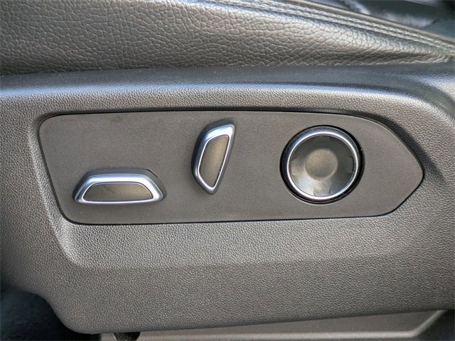 Used 2021 GMC Yukon Denali w/ Denali Premium Package image 20