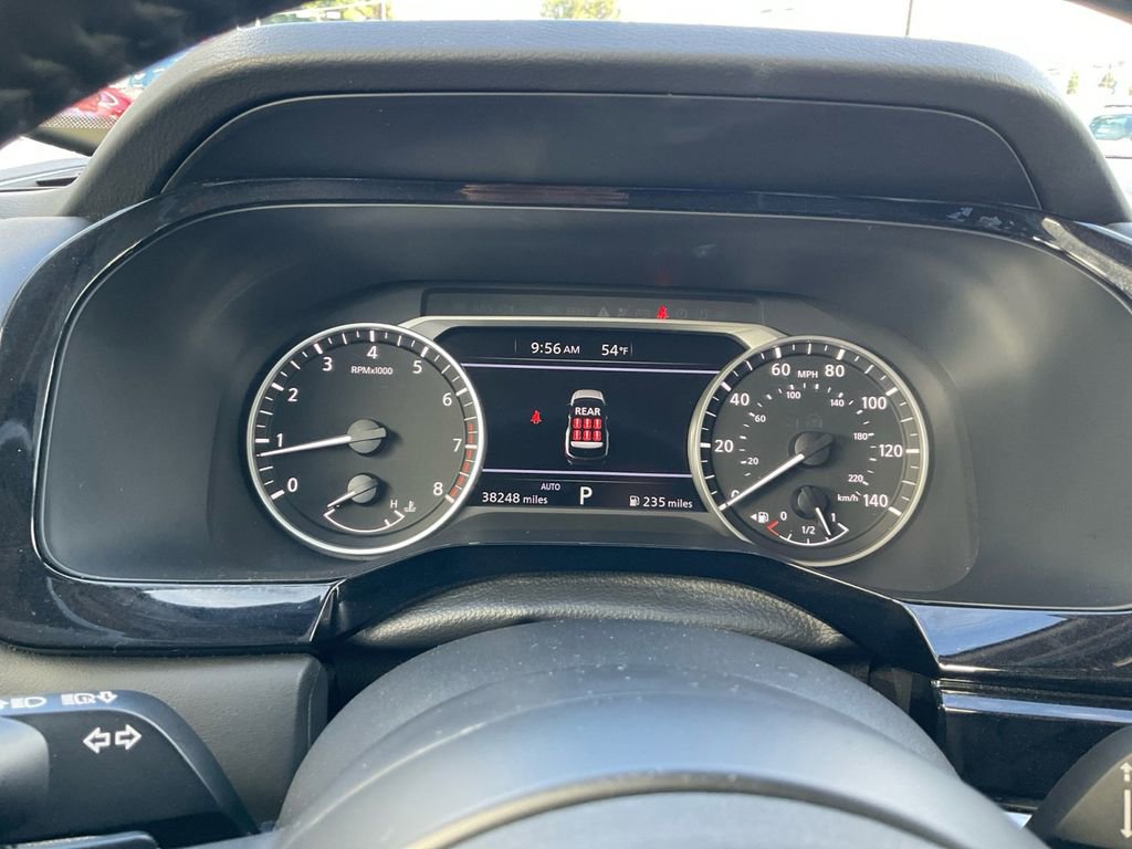 Used 2024 Nissan Pathfinder SV image 18