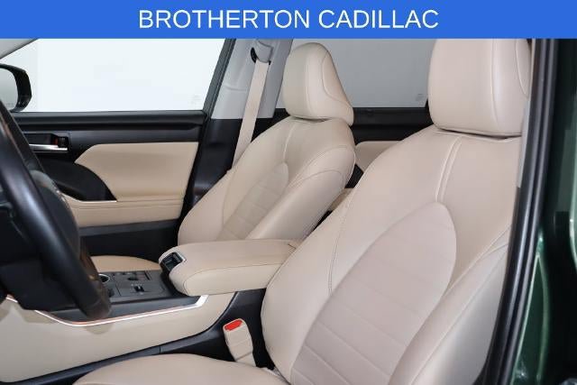 Used 2025 Toyota Highlander XLE AWD/4WD image 21