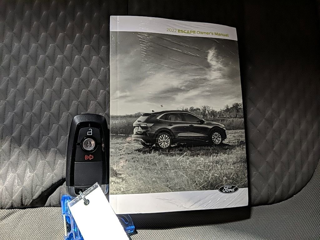 Used 2022 Ford Escape SE image 29