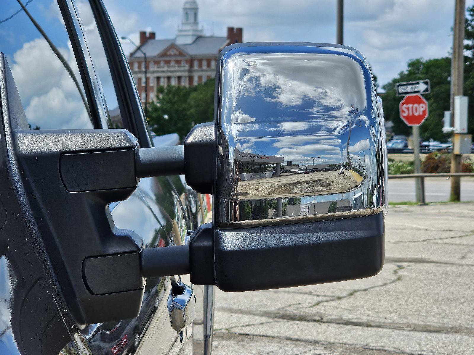 Used 2016 Nissan Titan Platinum Reserve image 41