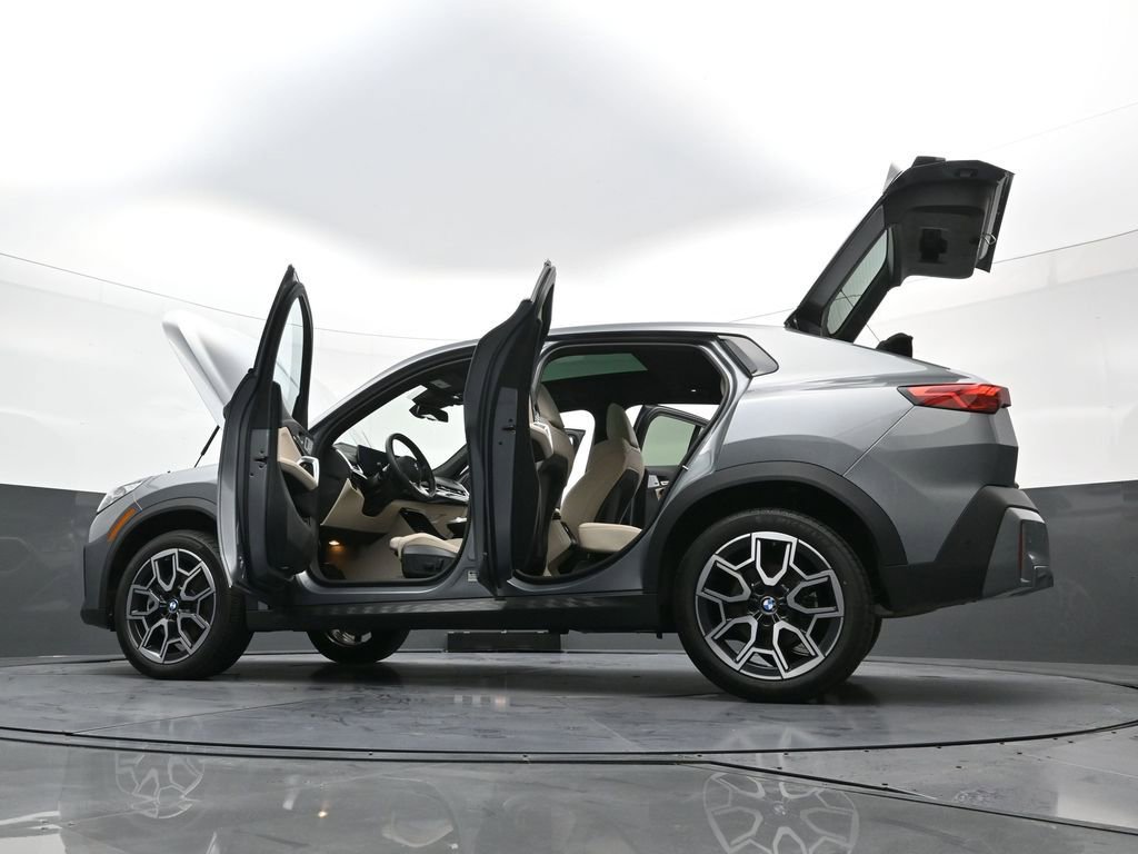 Used 2025 BMW X2 xDrive28i w/ Premium Package image 42