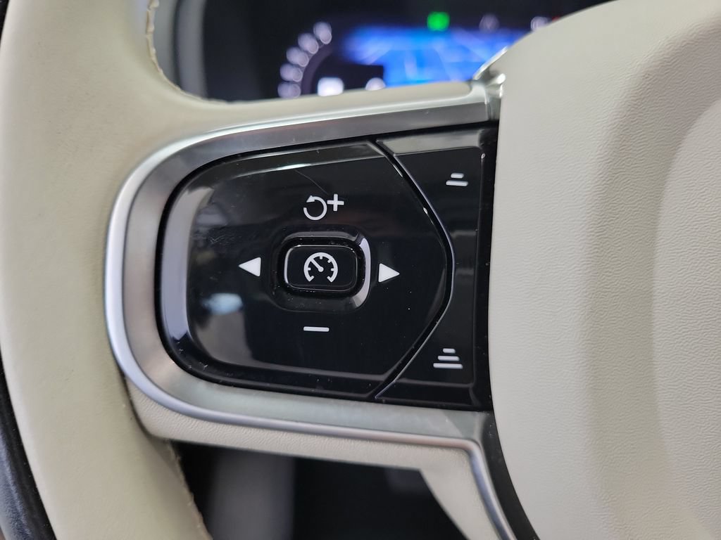 Used 2023 Volvo XC90 B6 Plus w/ Protection Package AWD/4WD image 26