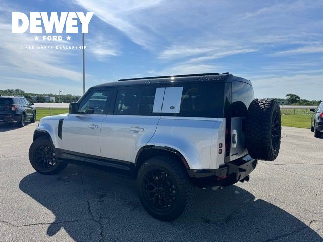 Used 2024 Land Rover Defender 110 X-Dynamic SE AWD/4WD image 6
