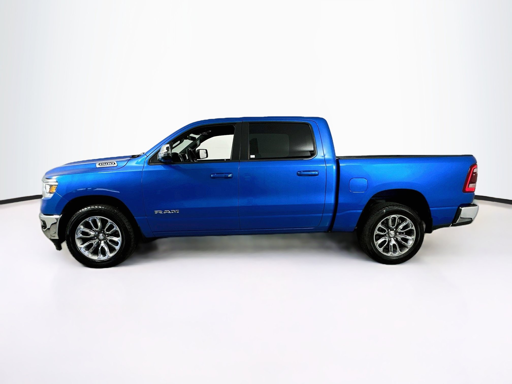Used 2023 RAM 1500 Laramie AWD/4WD image 8