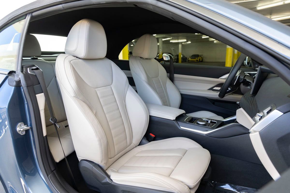 Certified 2025 BMW M440i Convertible w/ Premium Package RWD image 29