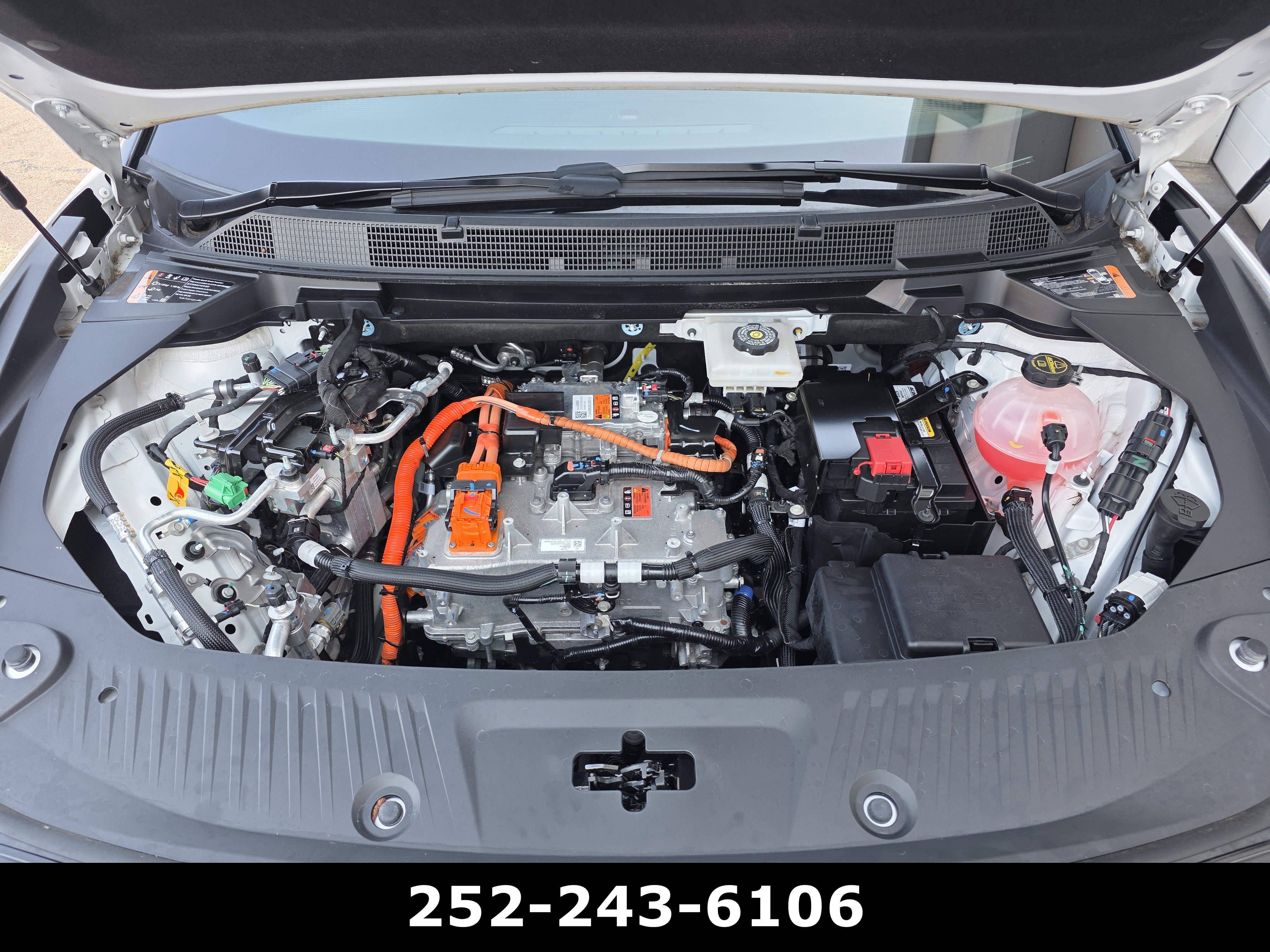 Used 2024 Chevrolet Equinox EV RS FWD image 50